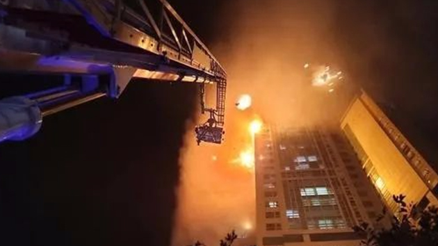 消防知識(shí) 丨 全樓在燃燒！33層建筑深夜起火，高層火災(zāi)到底該如何逃生？